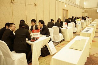 商談の様子.jpg